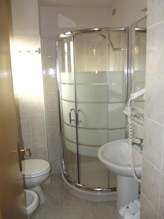 Hotel Piccadilly Монтекатини-Терме Экстерьер фото