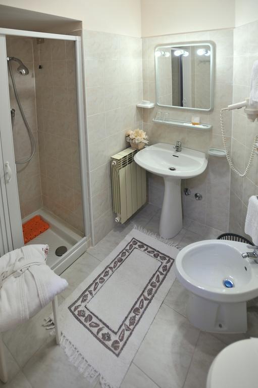Hotel Piccadilly Монтекатини-Терме Экстерьер фото